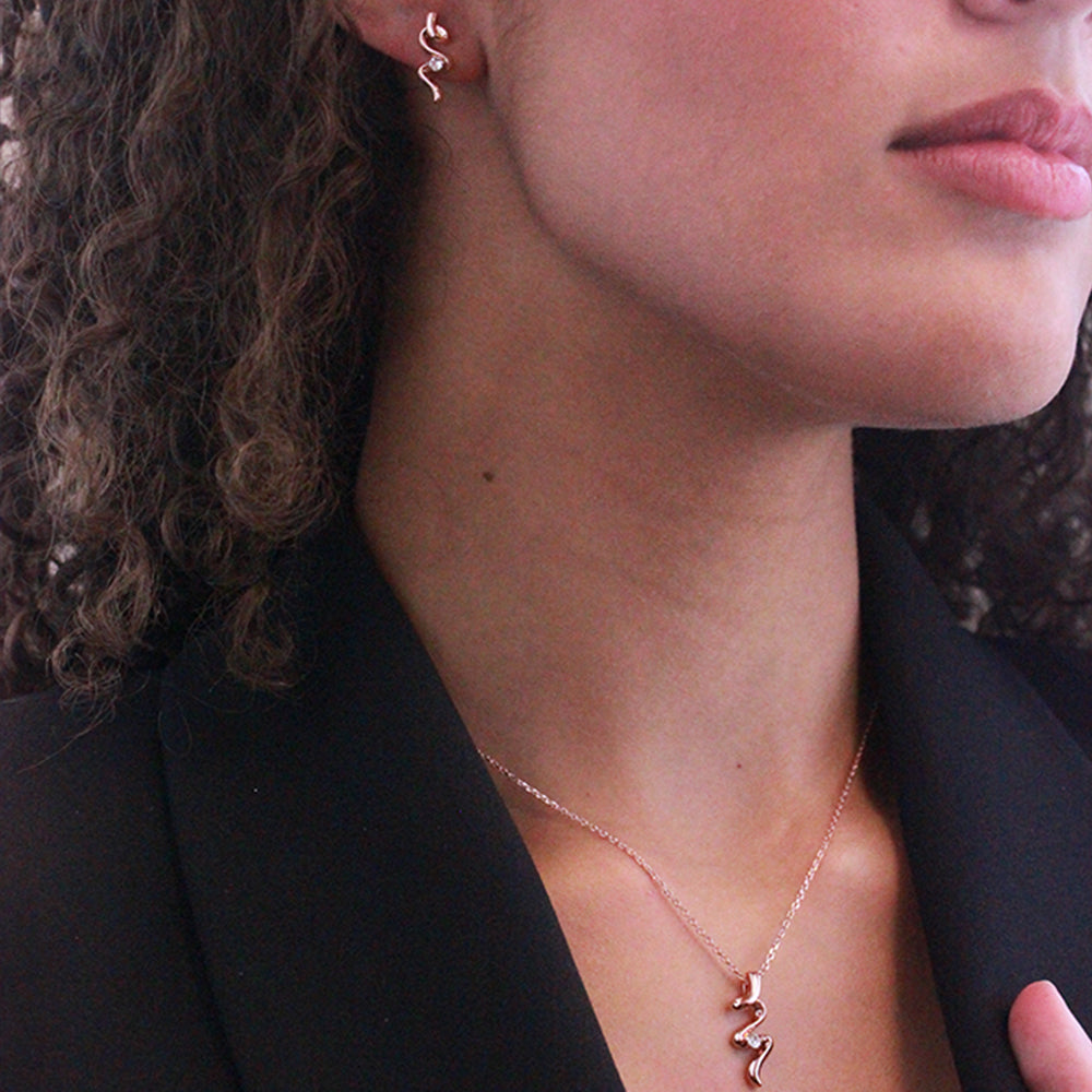 Coffret Parure Spirale : Élégance avec Collier et Boucles d'Oreilles en Cristaux Autrichiens