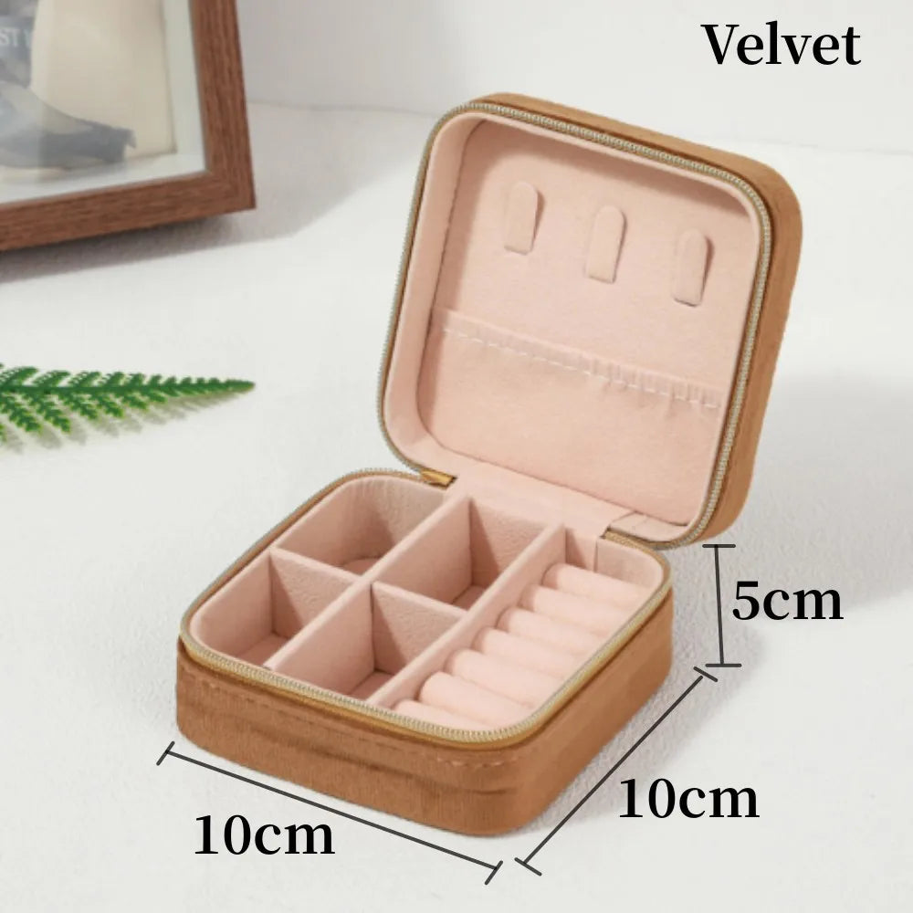 Mini Boîte à Bijoux en Velours - Élégance Complice de Vos Voyages