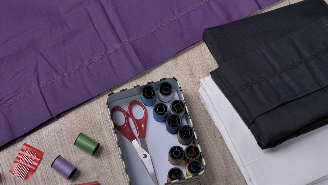 Boîte à couture en métal avec 54 accessoires pratiques