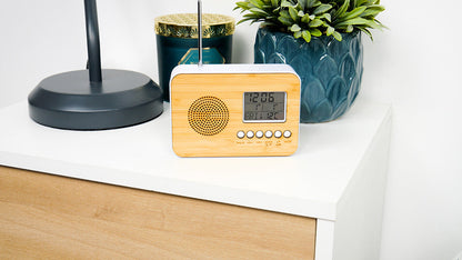 Radio Réveil Bambou : Élégance et Fonctionnalité pour vos Matins