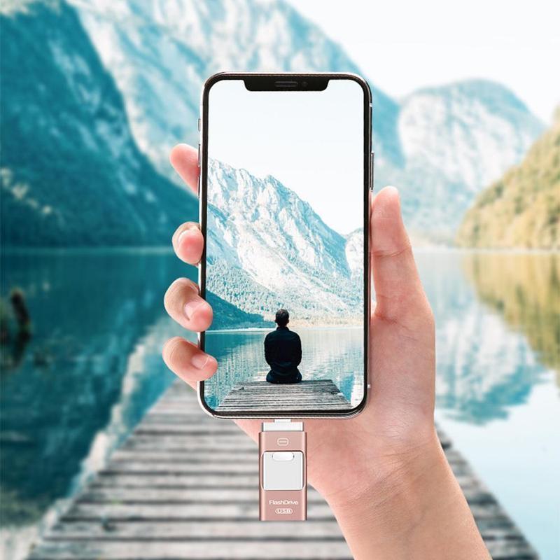 Clé USB 4 en 1 : Libérez l'espace de votre smartphone !