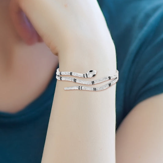 Bracelet serpent en acier rhodié argenté avec cristaux de Bohème