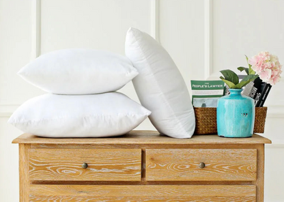 Coussin blanc élégant disponible en 6 tailles pour un confort stylé