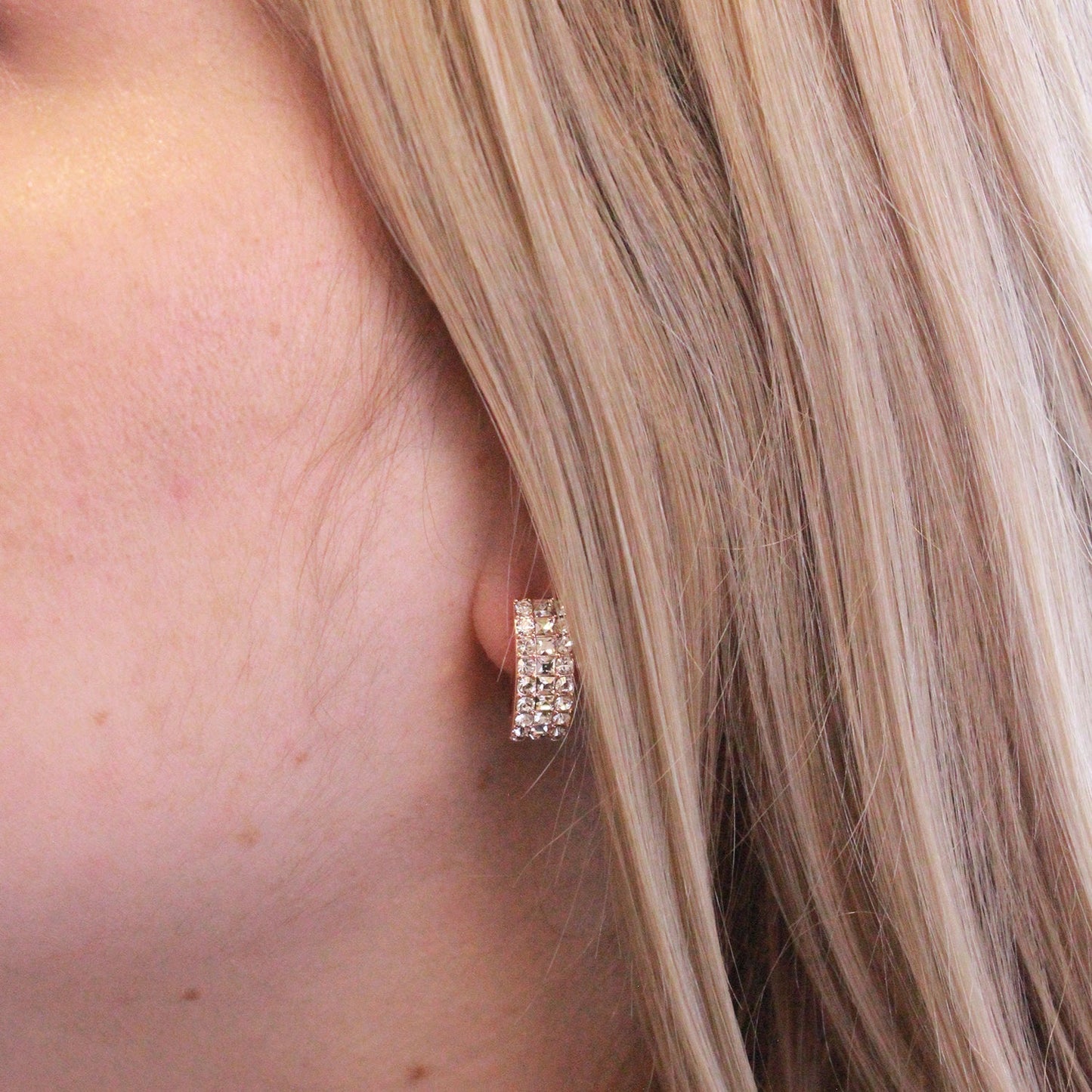 Boucles d'oreilles Olena en cristal autrichien 72 pièces - Élégance irrésistible