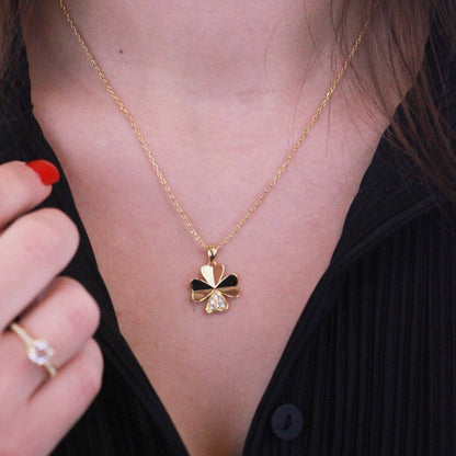 Parure pétale Clover : Collier, pendentif et boucles d'oreilles en cristaux Autrichiens