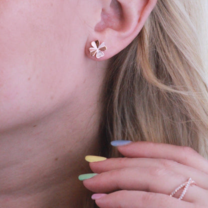 Parure pétale Clover : Collier, pendentif et boucles d'oreilles en cristaux Autrichiens