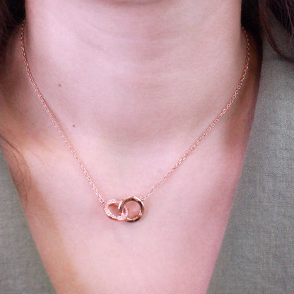 Pendentif Circle Twin en or 18k avec 52 cristaux autrichiens de luxe