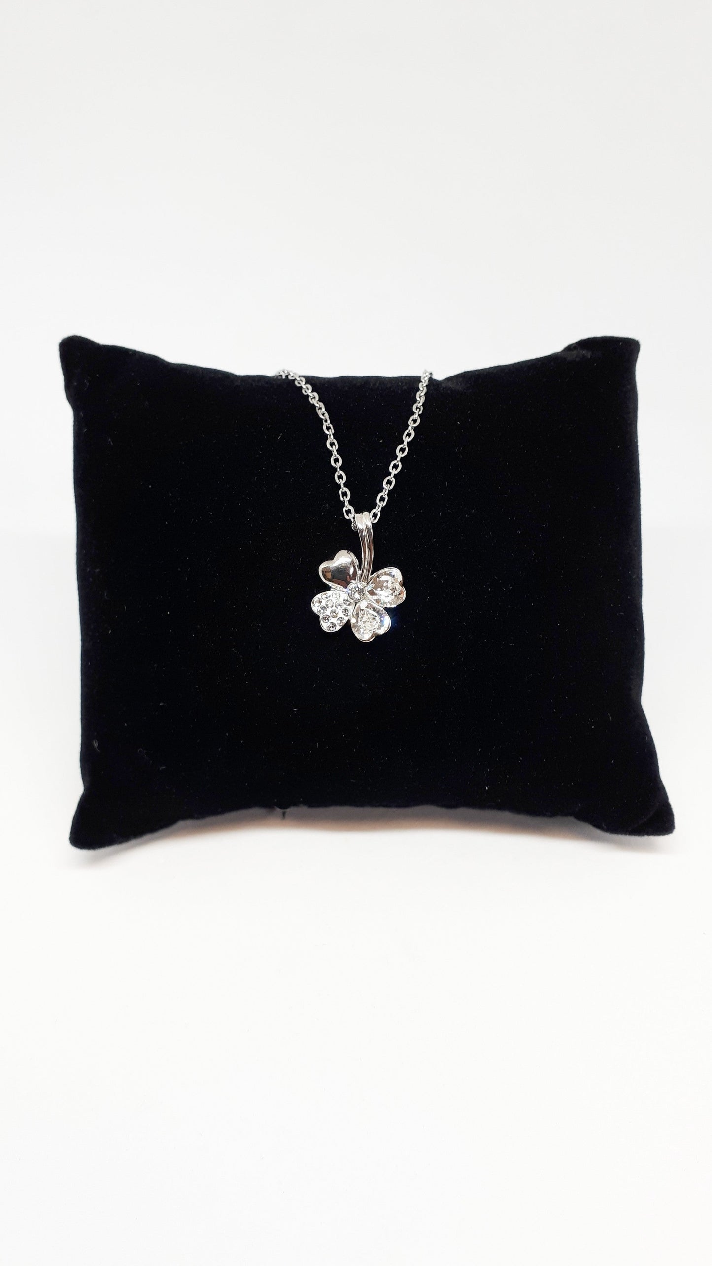 Collier Four Leaf en argent orné de 25 cristaux Swarovski