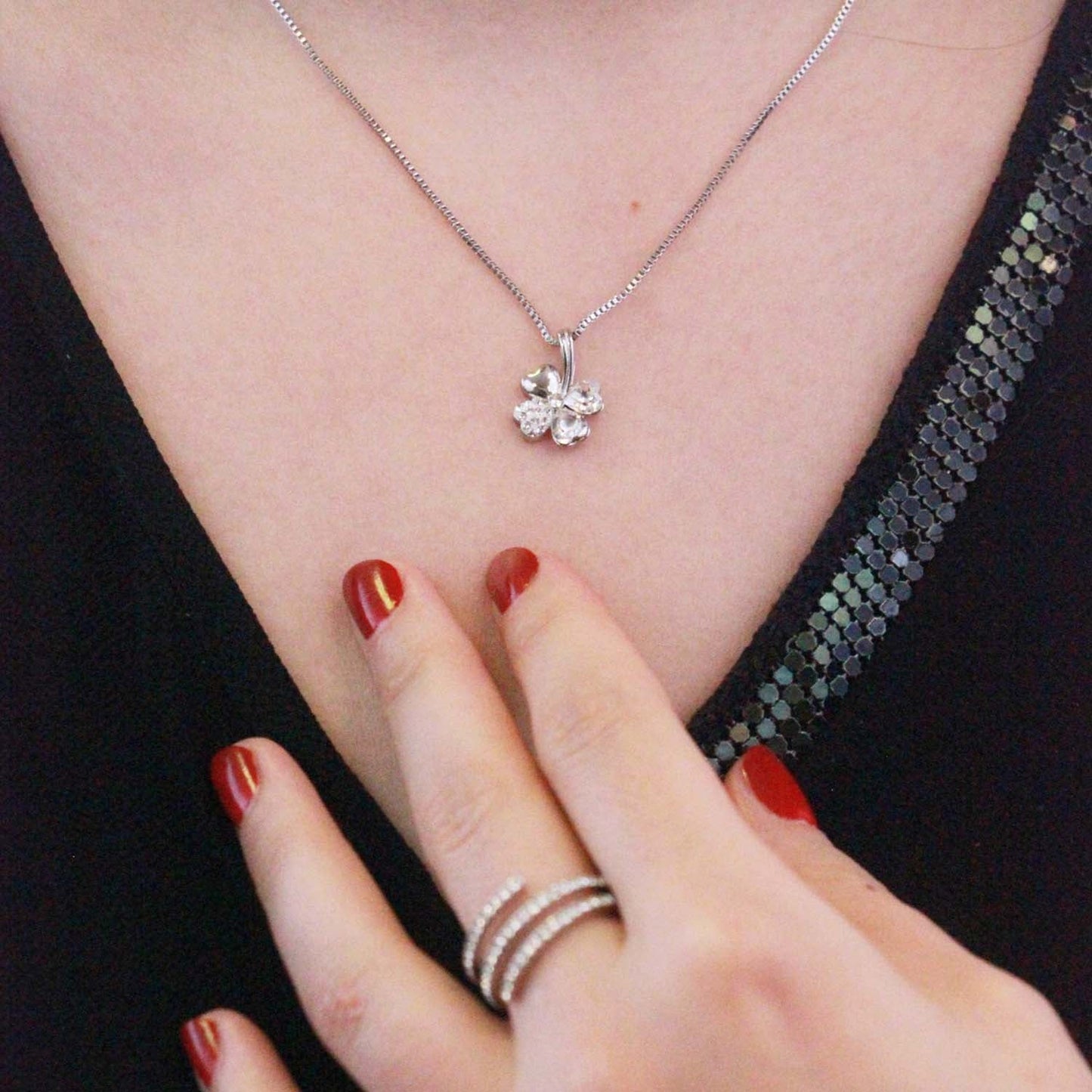 Collier Four Leaf en argent orné de 25 cristaux Swarovski