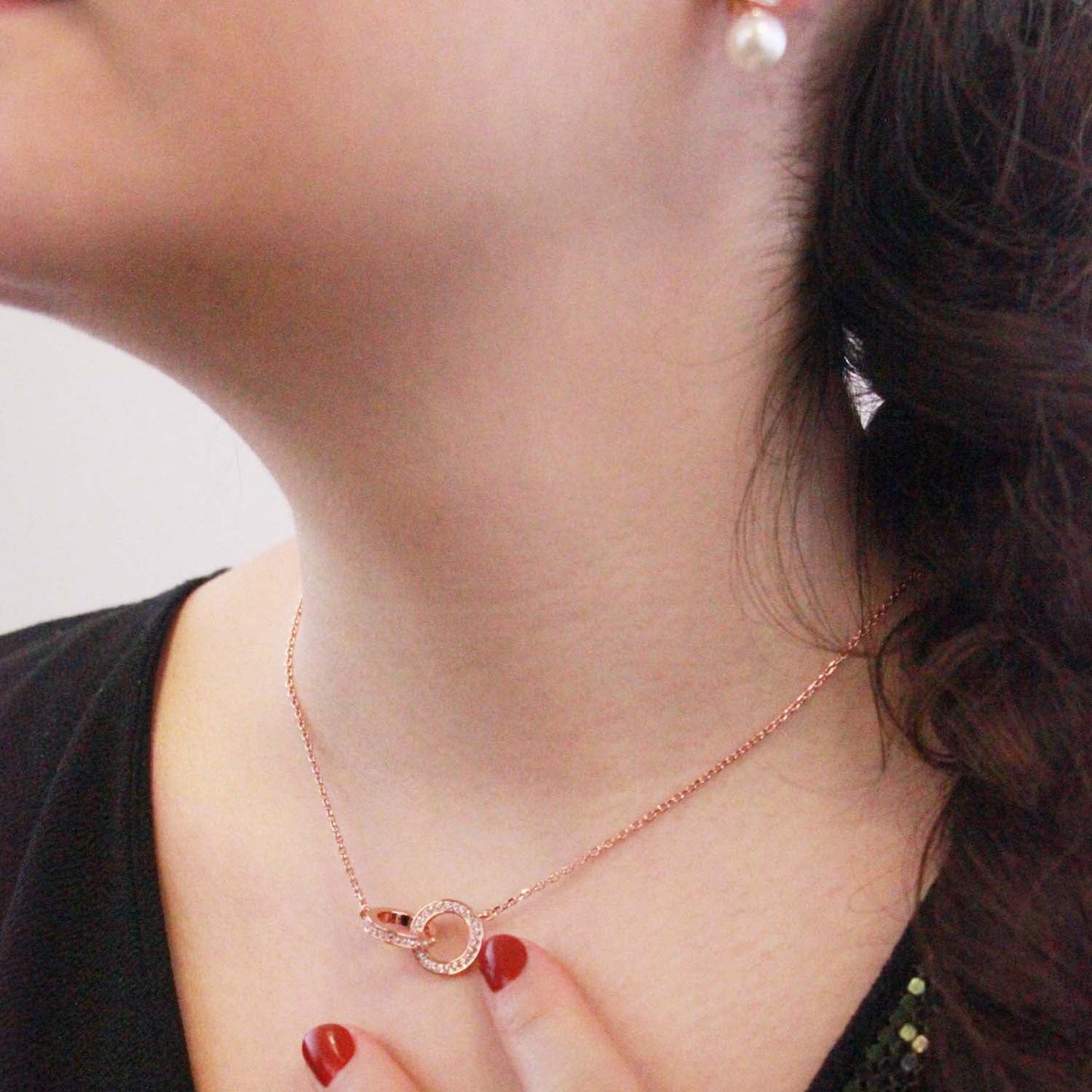 Collier Circle Hoop en Or Rose avec 20 Cristaux Swarovski