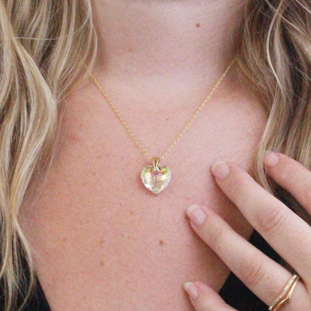 Pendentif Crystaline Heart en Cristal Autrichien : Élégance et Brillance Assurée
