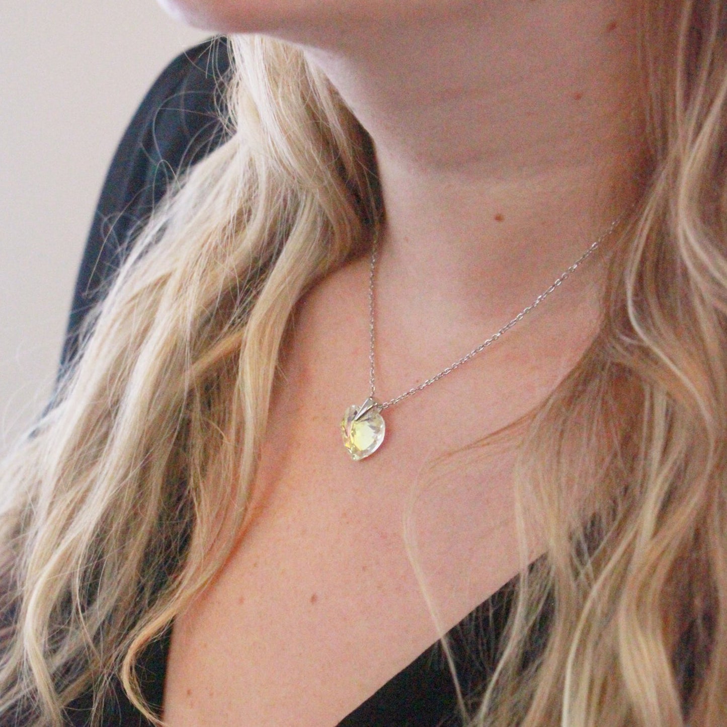 Pendentif Crystaline Heart en Cristal Autrichien : Élégance et Brillance Assurée