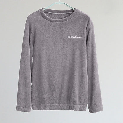 Ensemble pyjama femme en flanelle doux et élégant pour des nuits d'hiver confortables