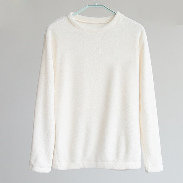 Ensemble pyjama femme en flanelle doux et élégant pour des nuits d'hiver confortables