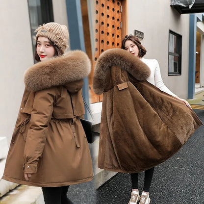 Parka Femme à Capuche avec Col en Fourrure - Élégance et Confort Hivernal