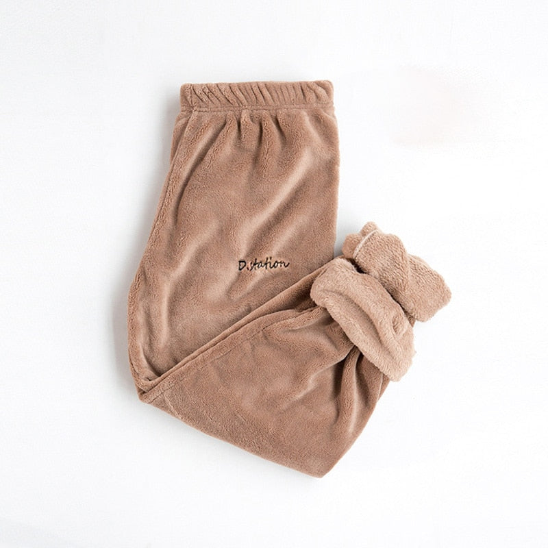 Ensemble pyjama femme en flanelle doux et élégant pour des nuits d'hiver confortables