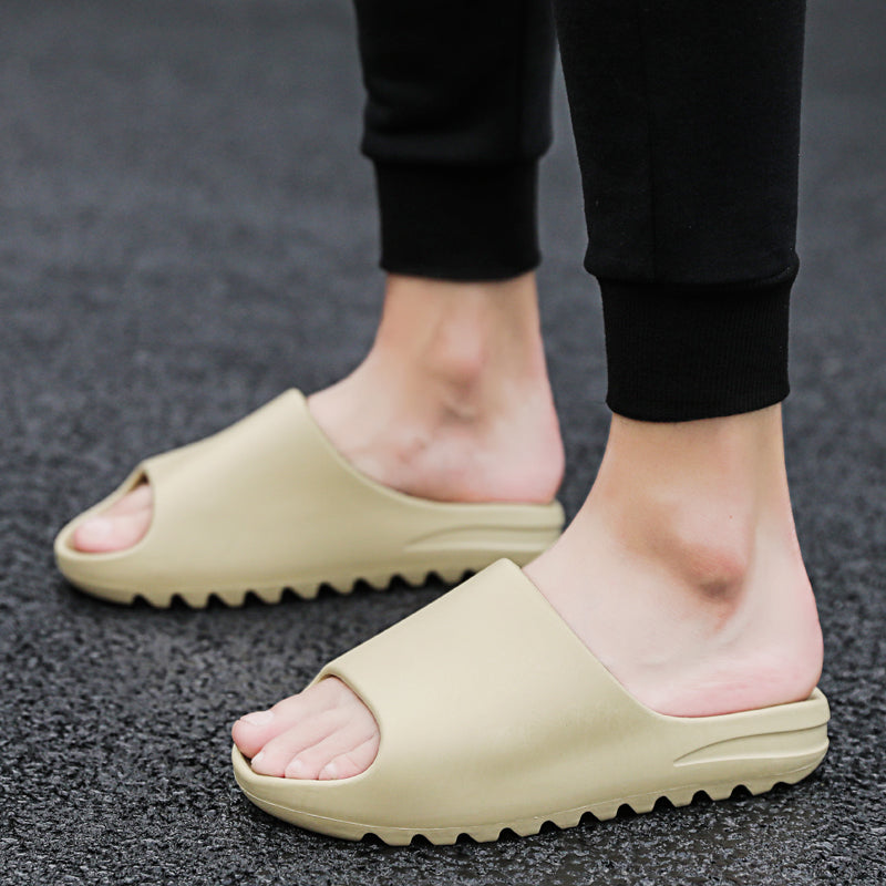 Claquettes Nuage V2 : Confort et Légèreté au Quotidien