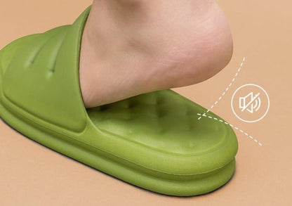 Claquettes Nuage Antidérapantes : Confort Léger et Sécurisé!