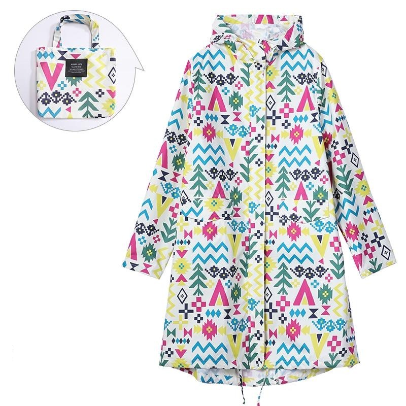 Trench Imperméable à Capuche pour Femme - Élégance et Confort sous la Pluie