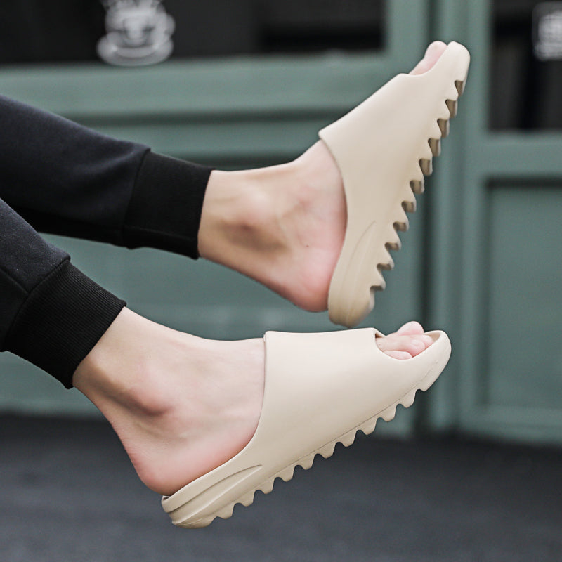 Claquettes Nuage V2 : Confort et Légèreté au Quotidien