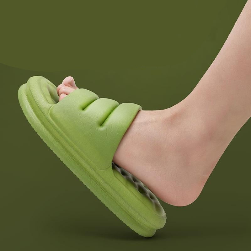 Claquettes Nuage Antidérapantes : Confort Léger et Sécurisé!