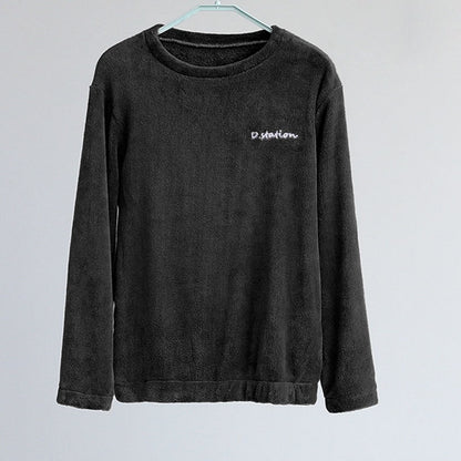 Ensemble pyjama femme en flanelle doux et élégant pour des nuits d'hiver confortables