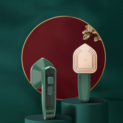 Mini Fer à Micro-Vapeur : Repassez Sans Effort et Sans Gouttes !