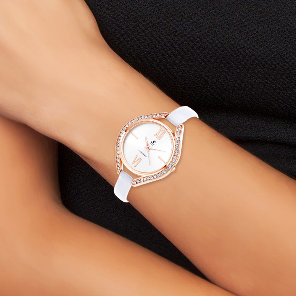 Montre Élégante en Laiton avec 46 Cristaux de Bohème et Bracelet en Cuir Noir