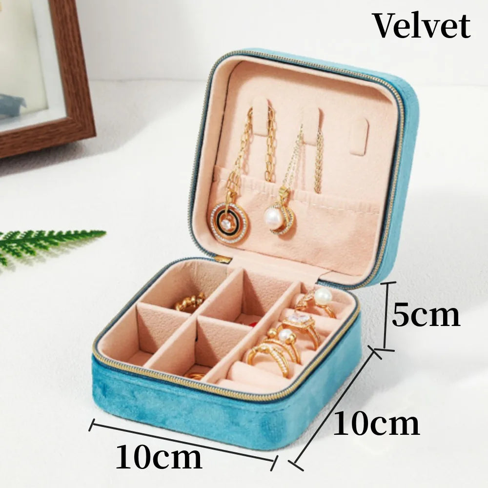 Mini Boîte à Bijoux en Velours - Élégance Complice de Vos Voyages