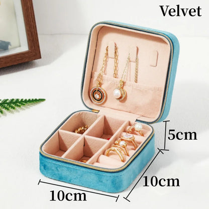 Mini Boîte à Bijoux en Velours - Élégance Complice de Vos Voyages