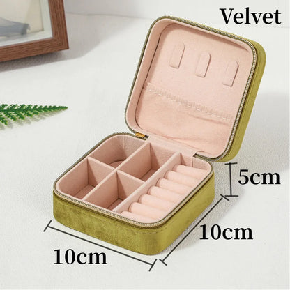 Mini Boîte à Bijoux en Velours - Élégance Complice de Vos Voyages