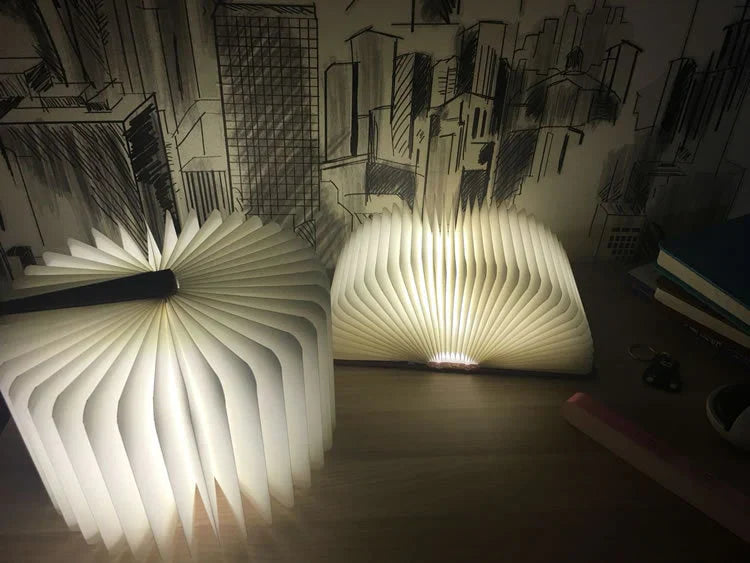 Lampe LED Pliante Booklight: Éclairez Votre Espace avec Style