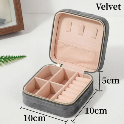 Mini Boîte à Bijoux en Velours - Élégance Complice de Vos Voyages