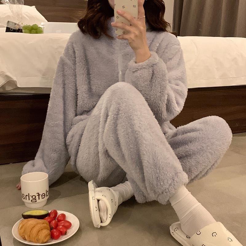Ensemble Pyjama Cocooning en Peluche - Douceur et Confort pour Femmes