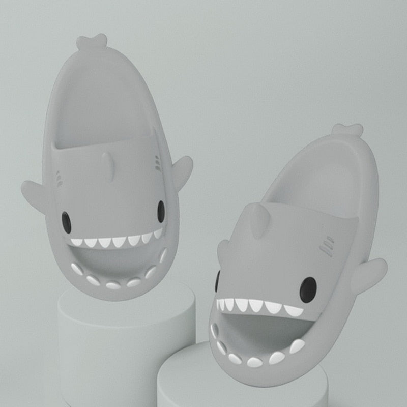 Claquettes Shark Antidérapantes : Style et Confort pour l'Été