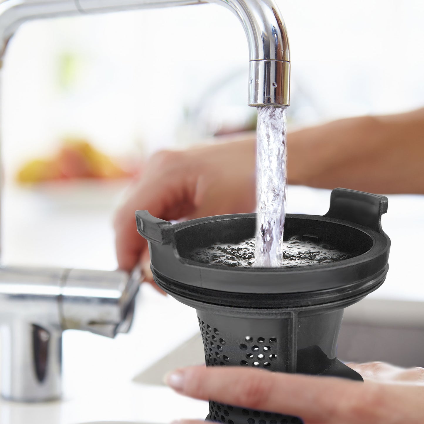 Aspirateur Cyclonique 400W avec Brosse Universelle - Manœuvre Facile et Design Élegant