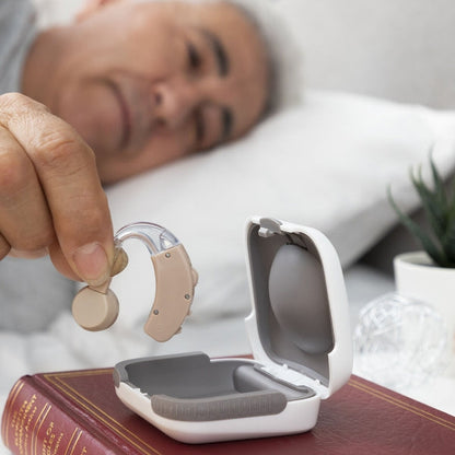 Amplificateur auditif contour d’oreille avec accessoires pratiques