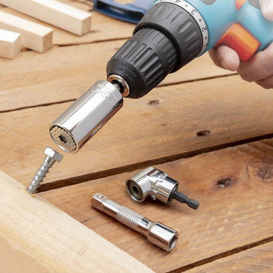 Clé à douille universelle avec accessoires - Pratique et polyvalente !