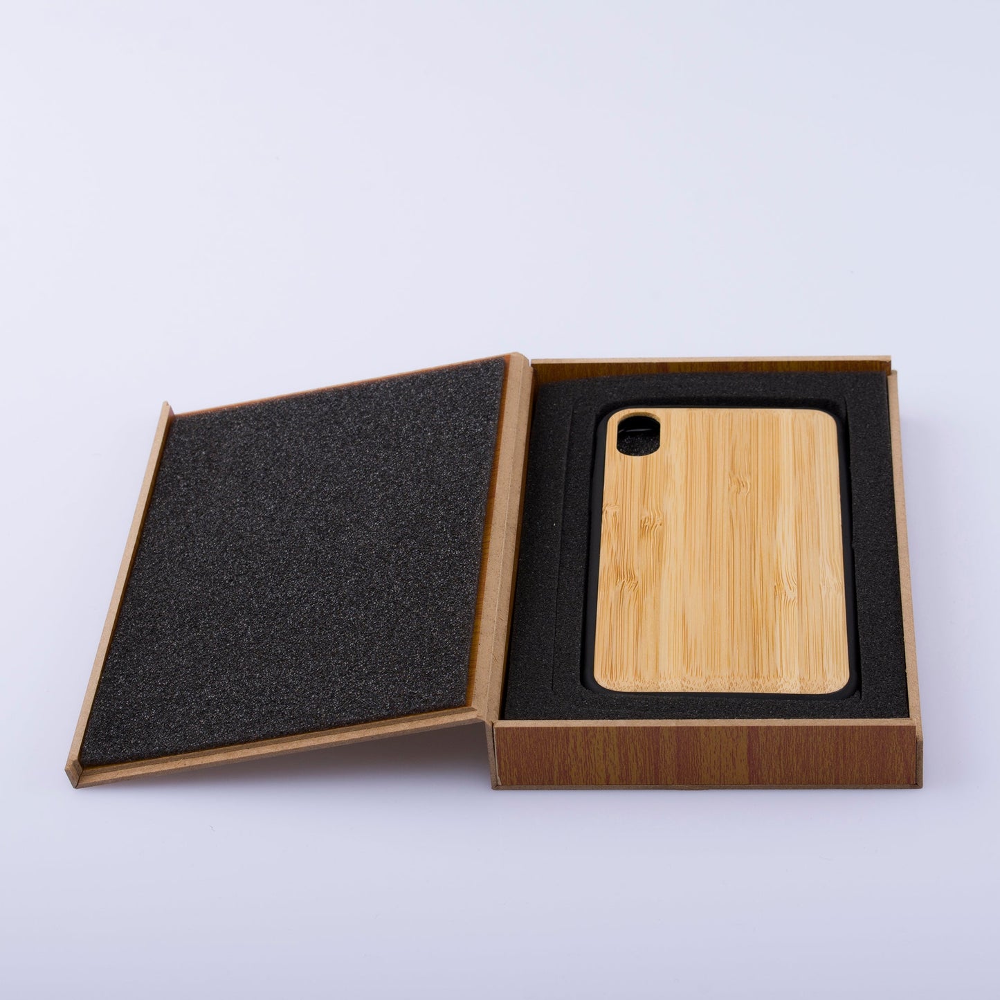 Étui en Bambou Élégant pour iPhone X, XR, 7, 8, 7 Plus et 8 Plus