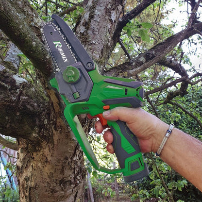 Élagueuse à batterie 12V : légèreté et performance au jardin