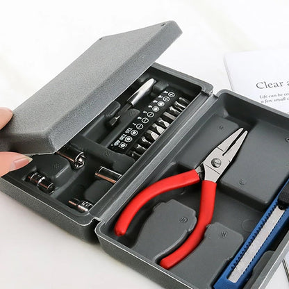 Ensemble d'outils 23 pièces pour bricoleurs : tournevis, clé, cutter et pince