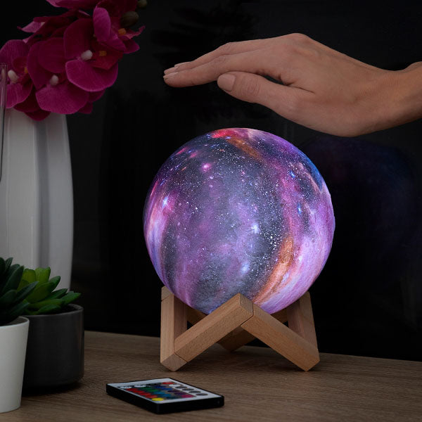 Lampe LED Galaxie 3D Rechargeable avec Support en Bois