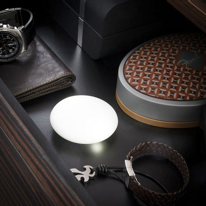 Lampe LED portable intelligente avec capteur de mouvement pour un éclairage pratique partout !