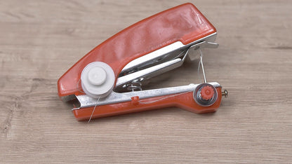 Machine à coudre manuelle Genius Ideas® - Réparez facilement vos vêtements !