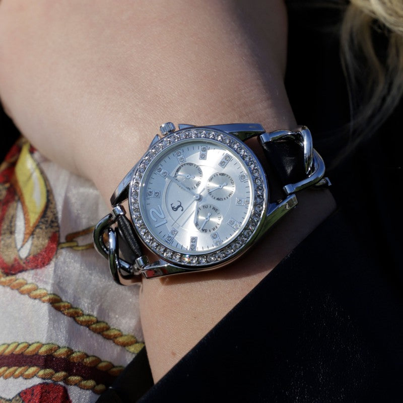 Montre Élégance Adèle : L'alliance parfaite du cuir noir et des cristaux autrichiens