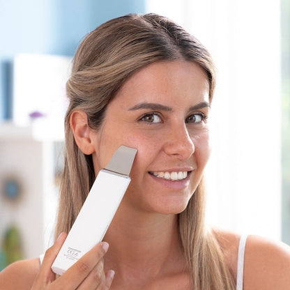 Nettoyeur facial ultrasonique 4 en 1 pour une peau éclatante