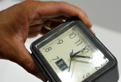 Réveil Lumineux Pratique avec Thermomètre Intégré