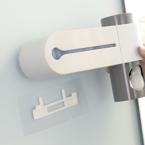 Stérilisateur UV 3 en 1 avec support de brosses à dents et distributeur de dentifrice