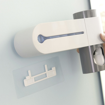 Stérilisateur UV 3 en 1 avec support de brosses à dents et distributeur de dentifrice