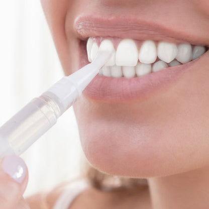 Lot de 2 stylos blanchissants pour un sourire éclatant et pratique